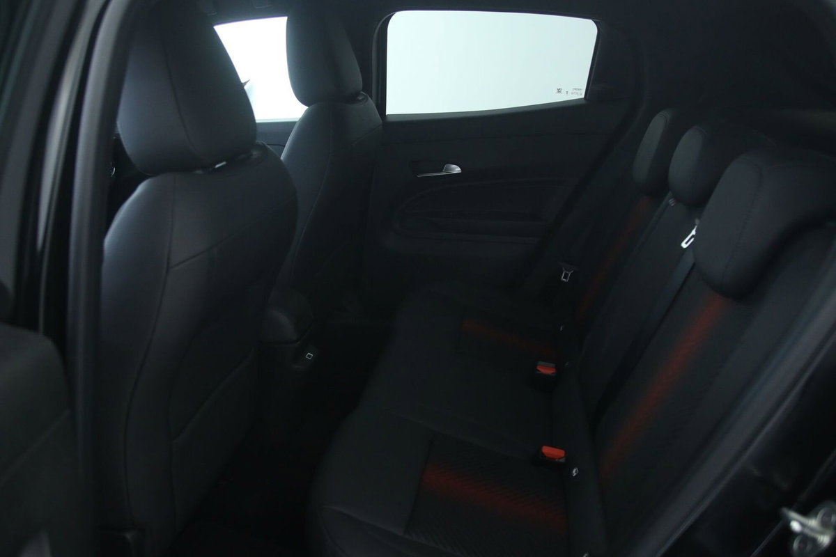 Alfa Romeo Junior 1.2 ibrida Speciale 145cv edct6 (8)