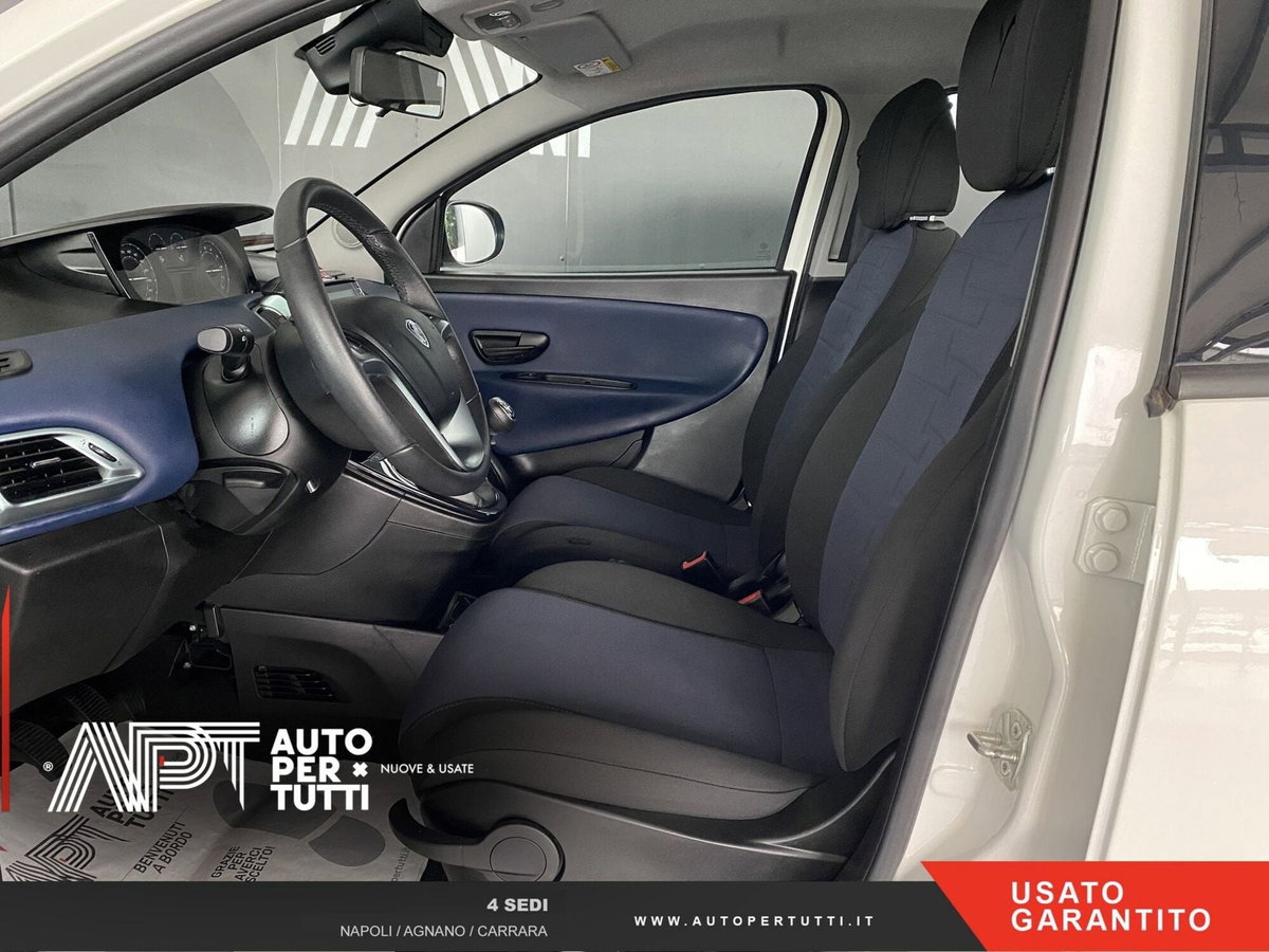 Lancia Ypsilon 1.0 FireFly 5 porte S&S Hybrid Gold Plus (9)