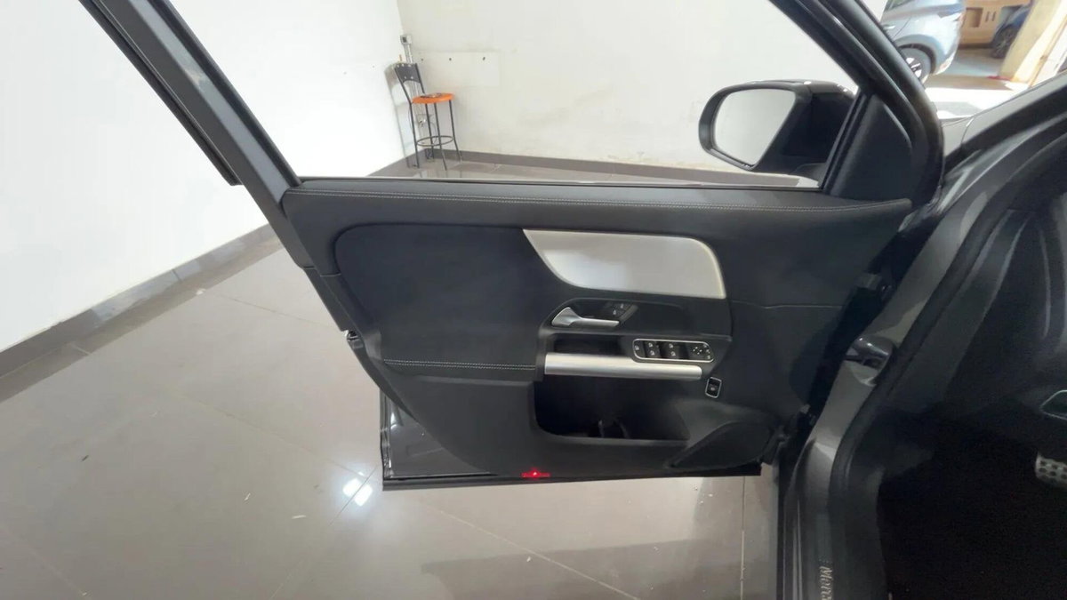 Mercedes-Benz GLA SUV 200 d Edition AMG Line auto (15)
