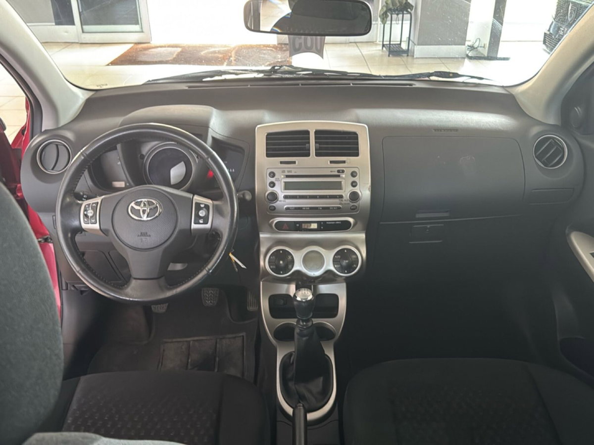 Toyota Urban Cruiser Cruiser 1.D-4D AWD Sol (14)