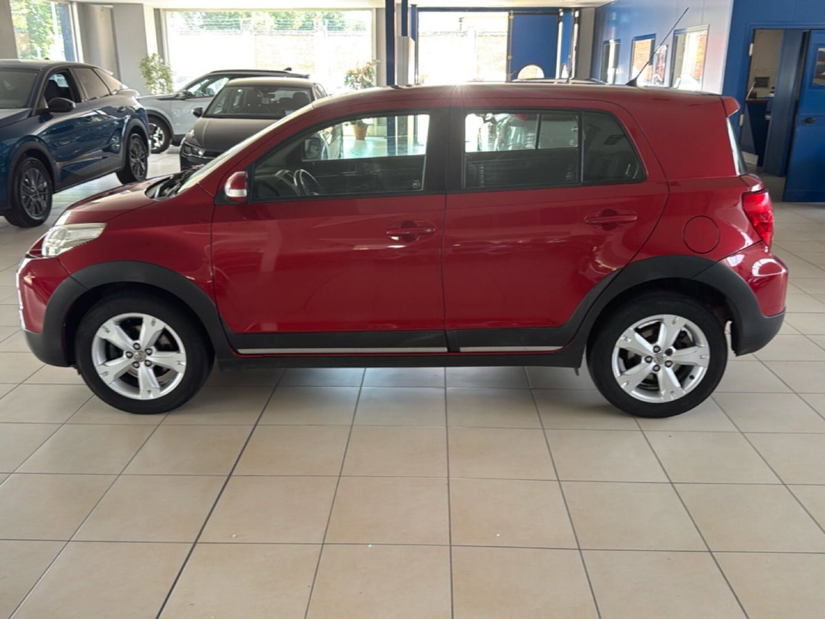 Toyota Urban Cruiser Cruiser 1.D-4D AWD Sol (2)