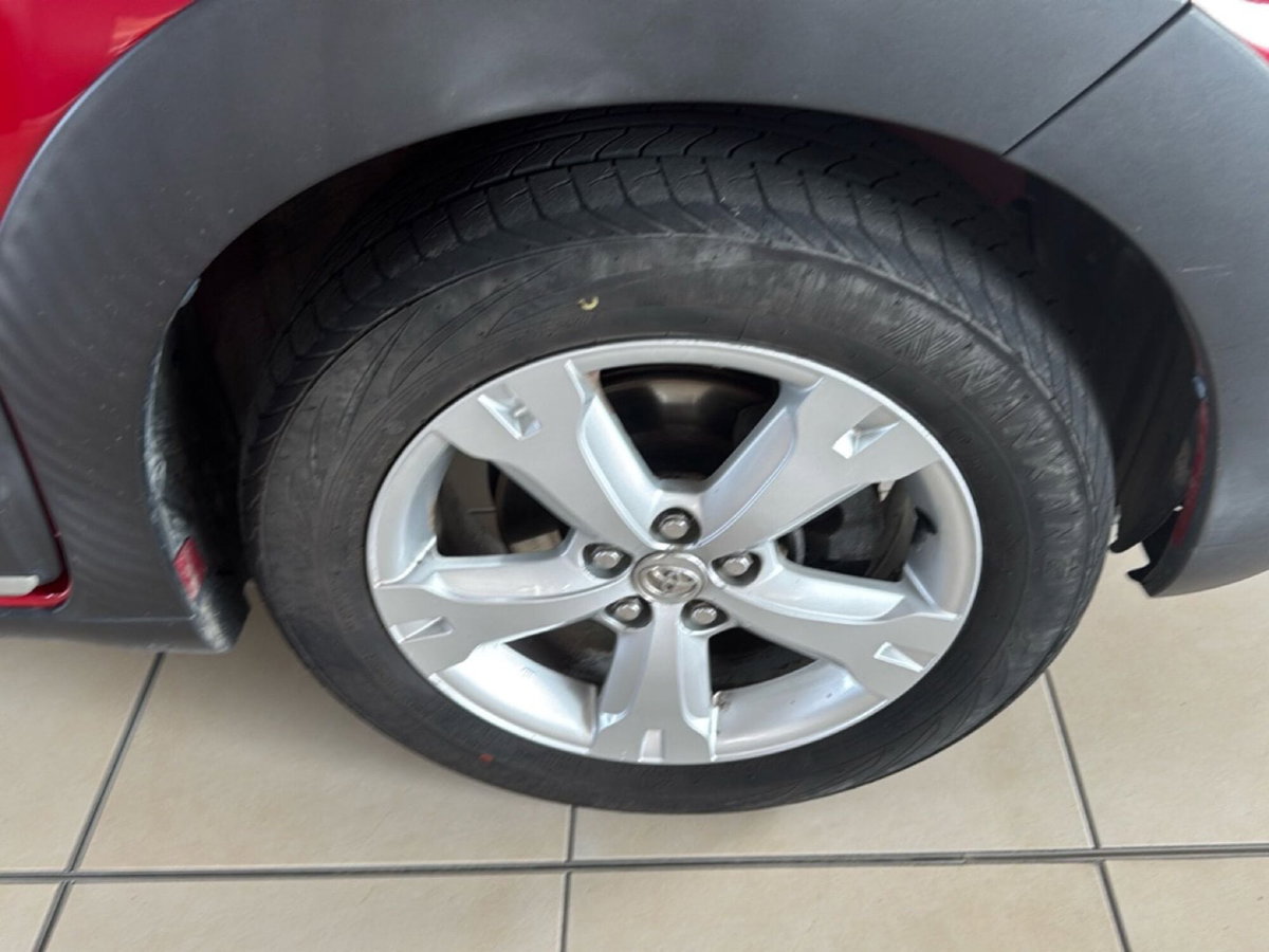 Toyota Urban Cruiser Cruiser 1.D-4D AWD Sol (9)