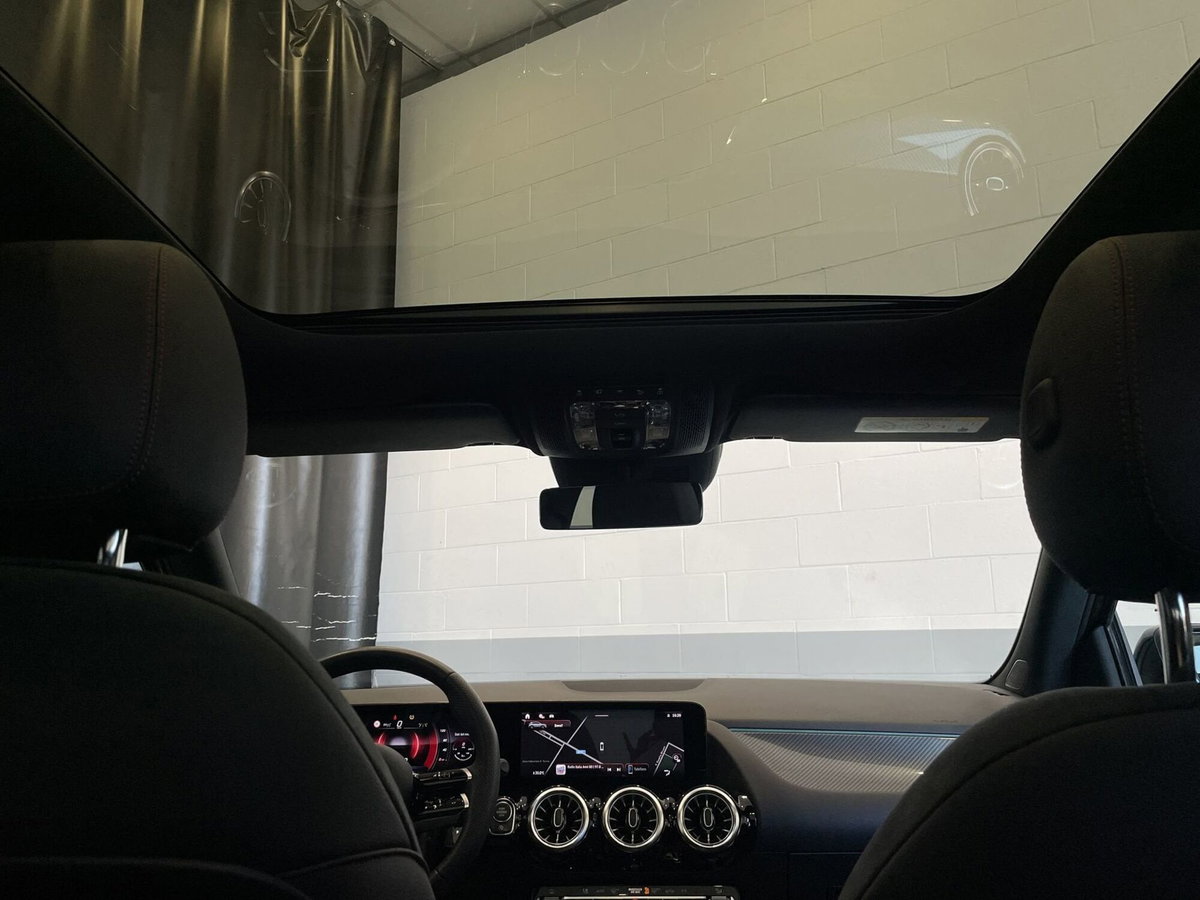 Mercedes-Benz GLA SUV Elettrica 200 AMG Line Premium (11)