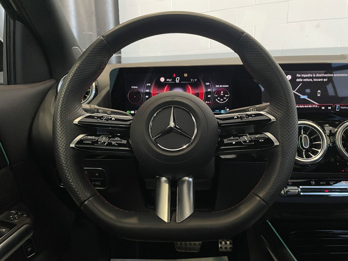 Mercedes-Benz GLA SUV Elettrica 200 AMG Line Premium (12)