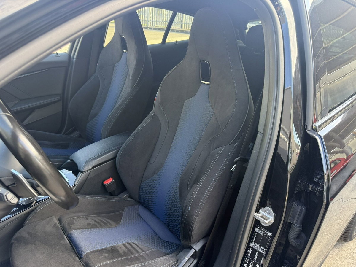 BMW Serie 1 5p. 120d xDrive 5p. Msport (12)