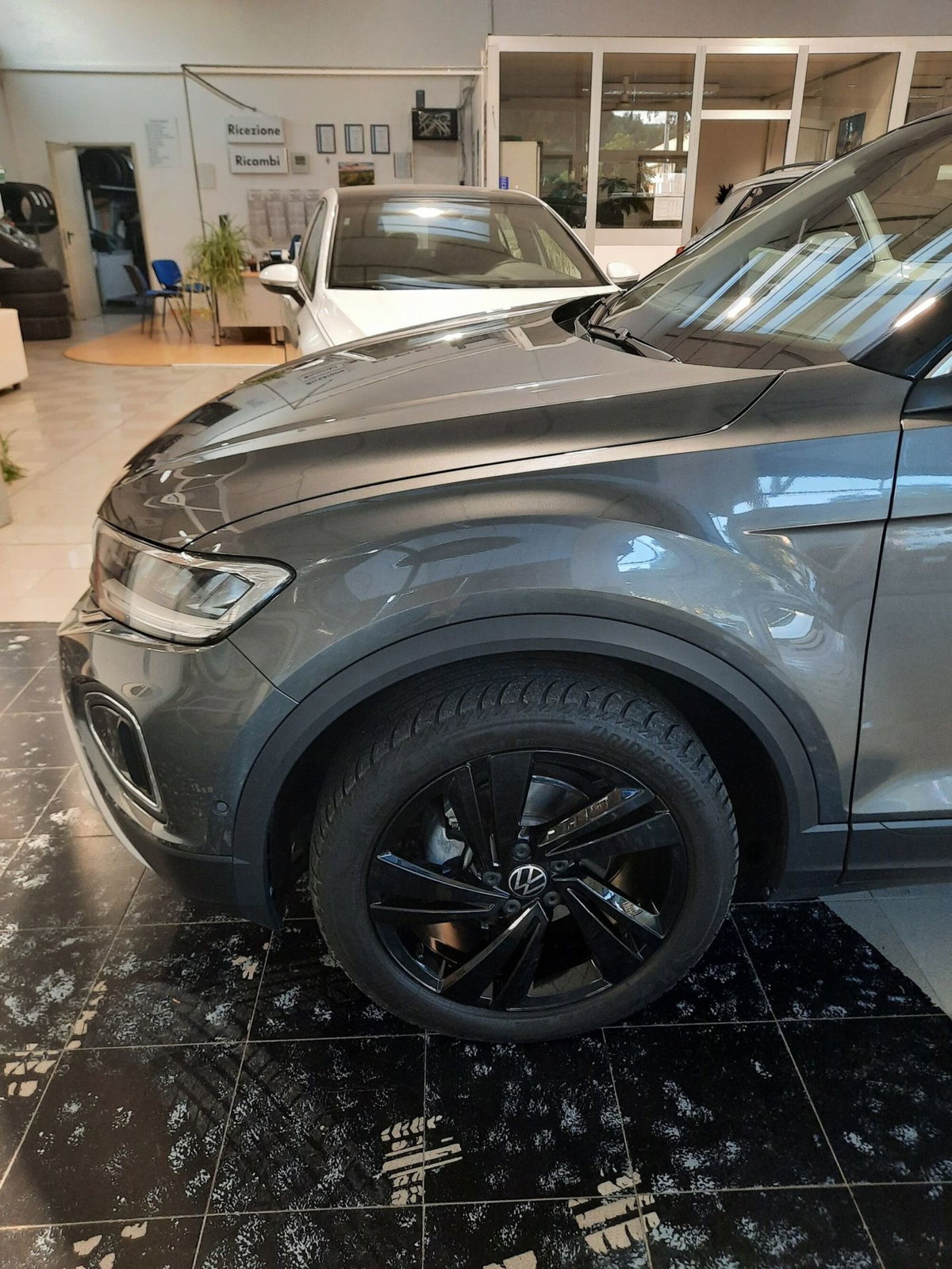 Volkswagen T-Roc 1.0 tsi Sport 115cv (8)