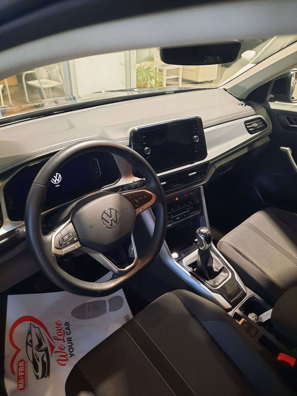 Volkswagen T-Roc 1.0 tsi Sport 115cv (9)