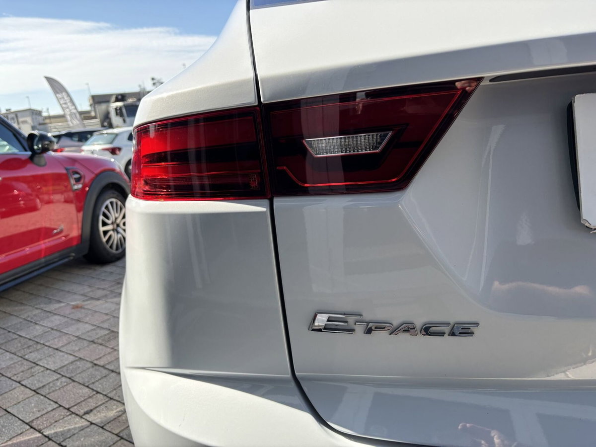 Jaguar E-Pace 2.0 AWD aut. S (11)