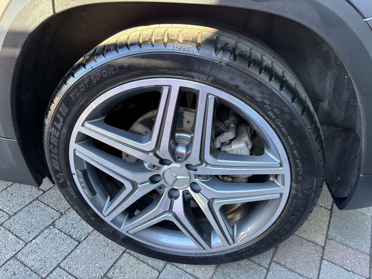 Mercedes-Benz GLA SUV 35 4Matic AMG (7)