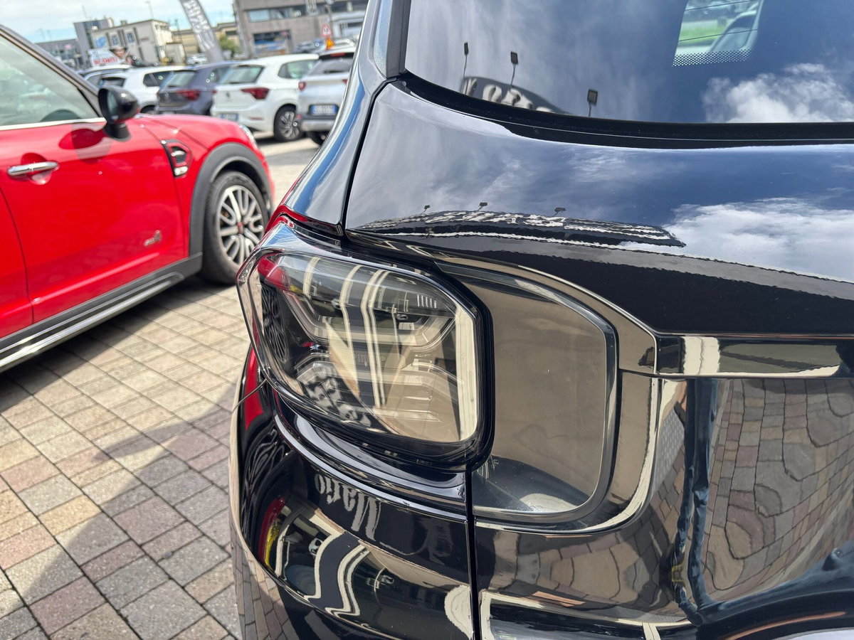 Jeep Avenger 1.2 turbo Summit fwd 100cv (12)