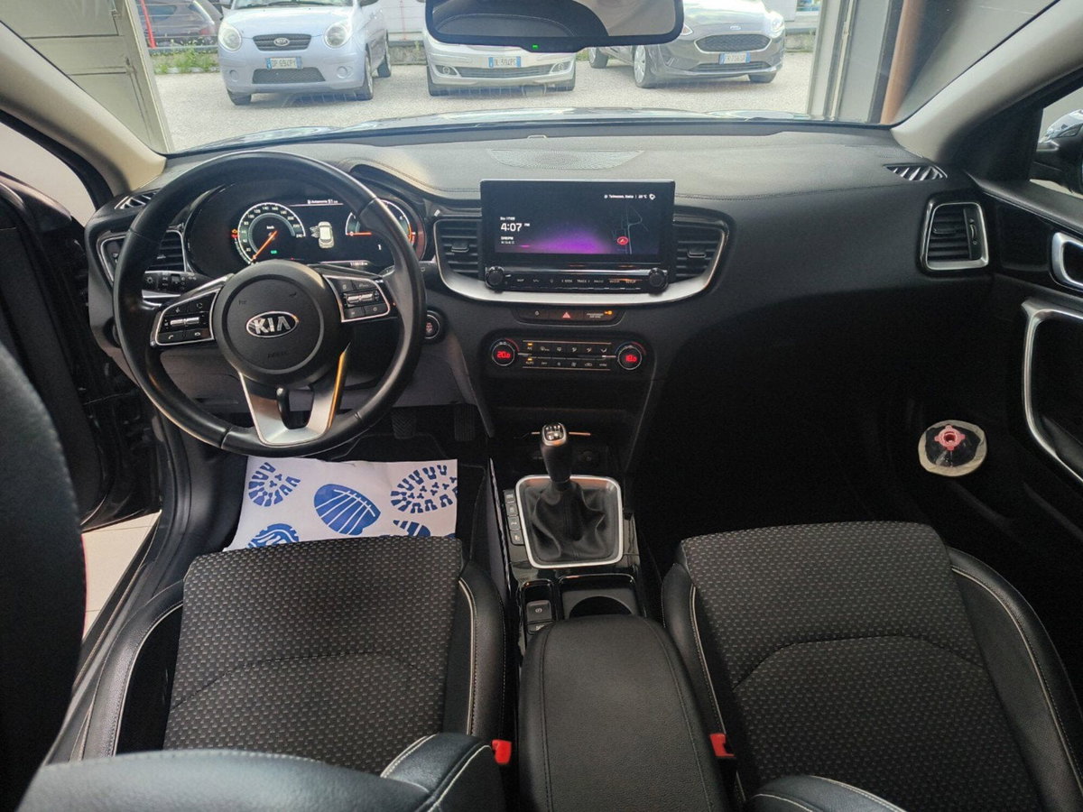 Kia XCeed 1.6 crdi mhev Business 136cv dct (11)