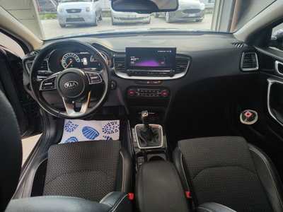 Kia XCeed 1.6 crdi mhev Business 136cv dct (11)