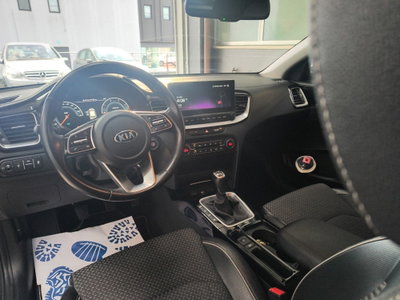 Kia XCeed 1.6 crdi mhev Business 136cv dct (12)