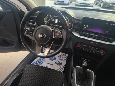 Kia XCeed 1.6 crdi mhev Business 136cv dct (15)