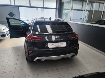 Kia XCeed 1.6 crdi mhev Business 136cv dct (8)