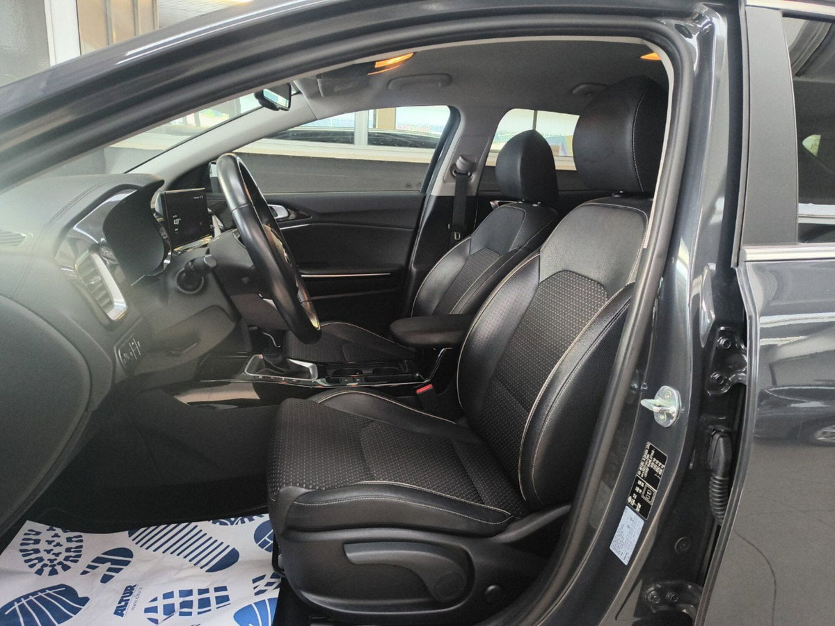 Kia XCeed 1.6 crdi mhev Business 136cv dct (9)