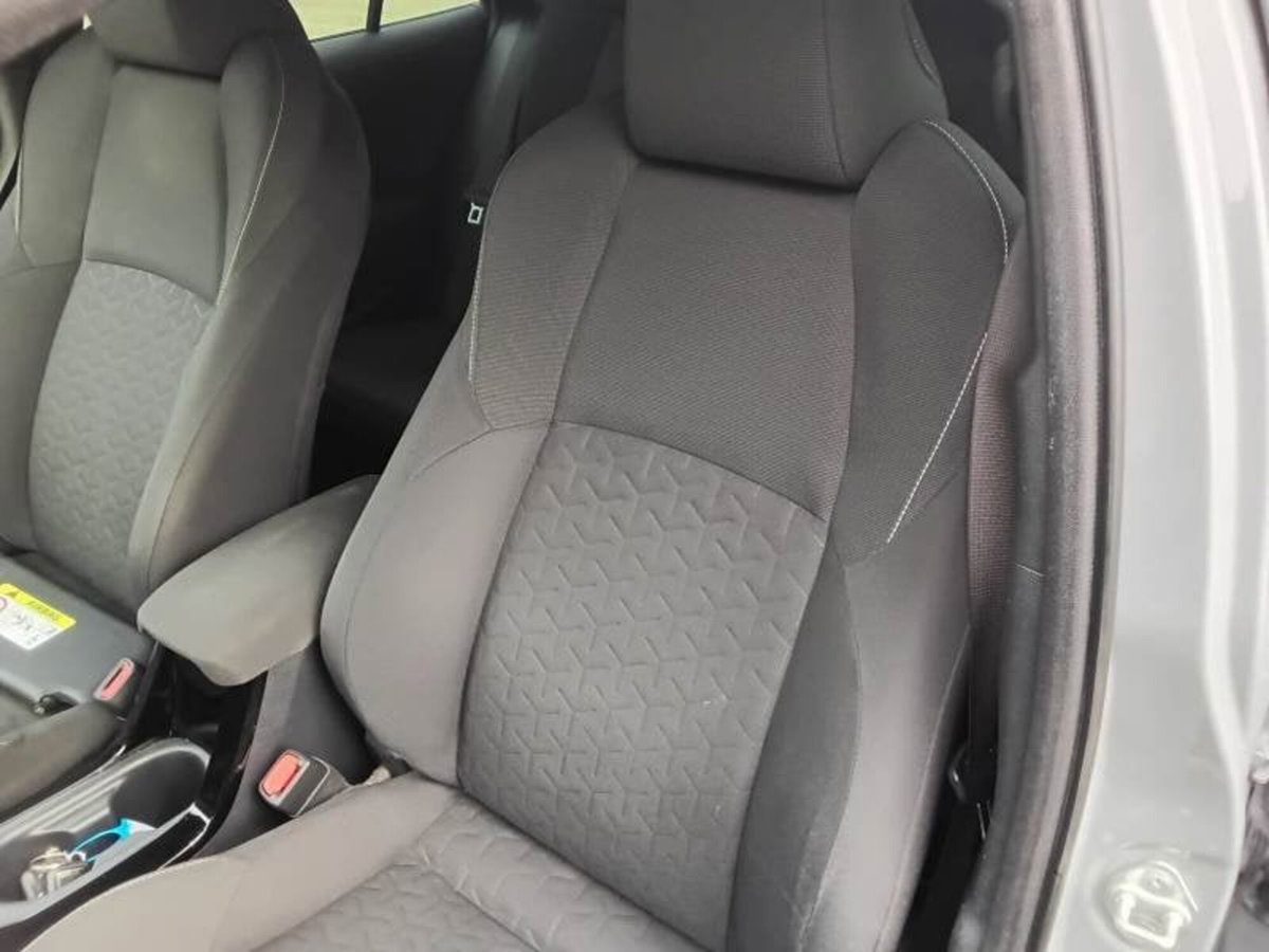 Toyota Corolla Touring Sports 1.8 Hybrid Business (4)