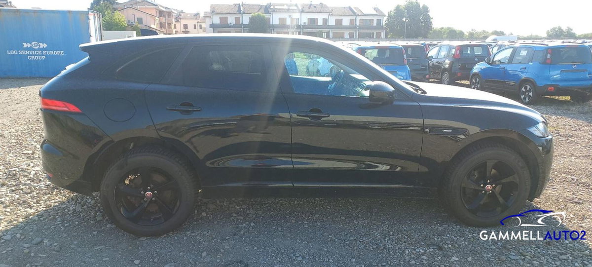 Jaguar F-Pace 2.0 D 180 CV AWD Pure (4)