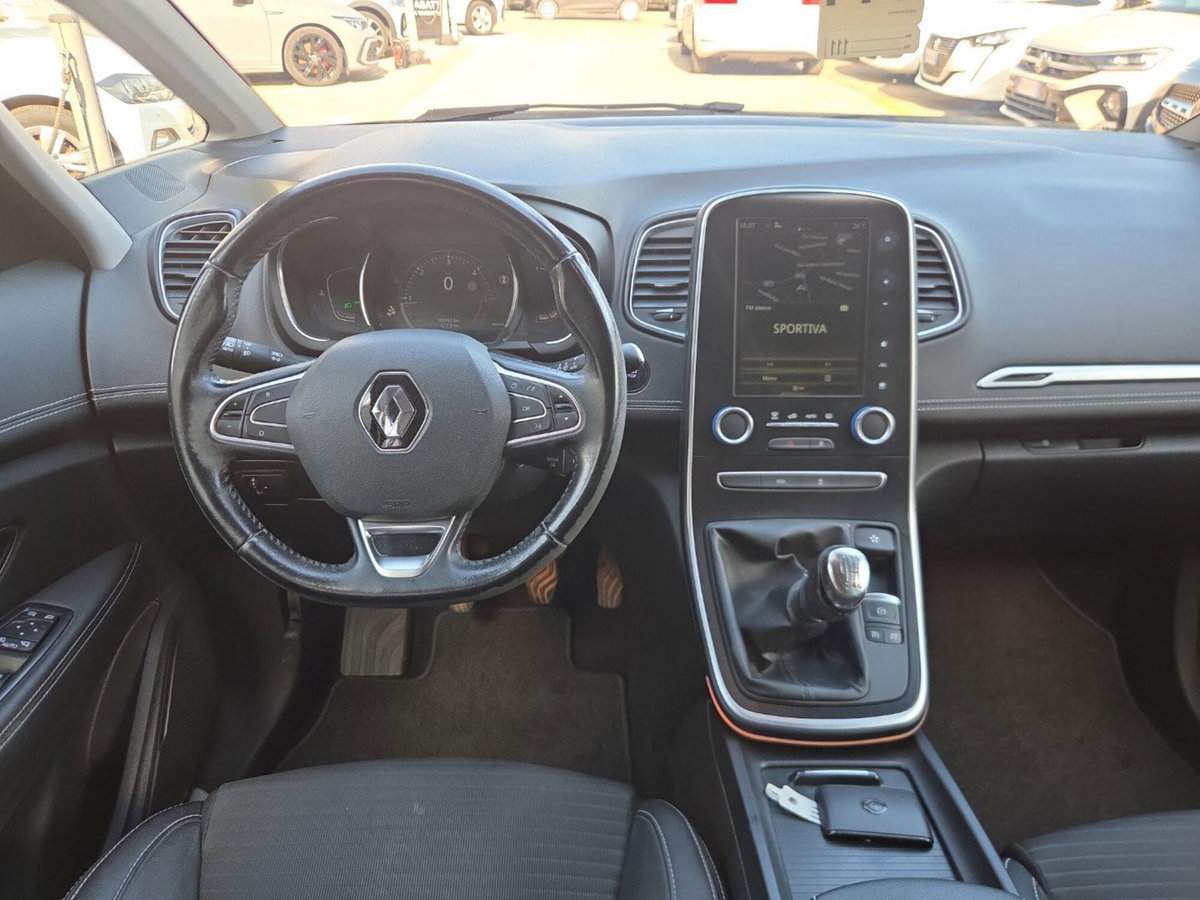 Renault Grand Scénic 1.5 dci energy Intens 110cv (10)