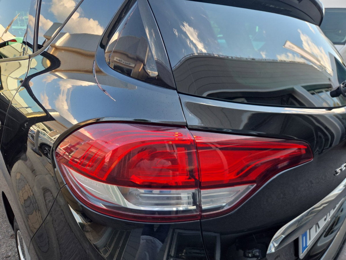 Renault Grand Scénic 1.5 dci energy Intens 110cv (6)