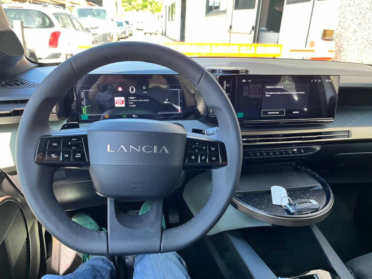 Lancia Ypsilon 1.2 mhev LX 110cv e-dct (10)