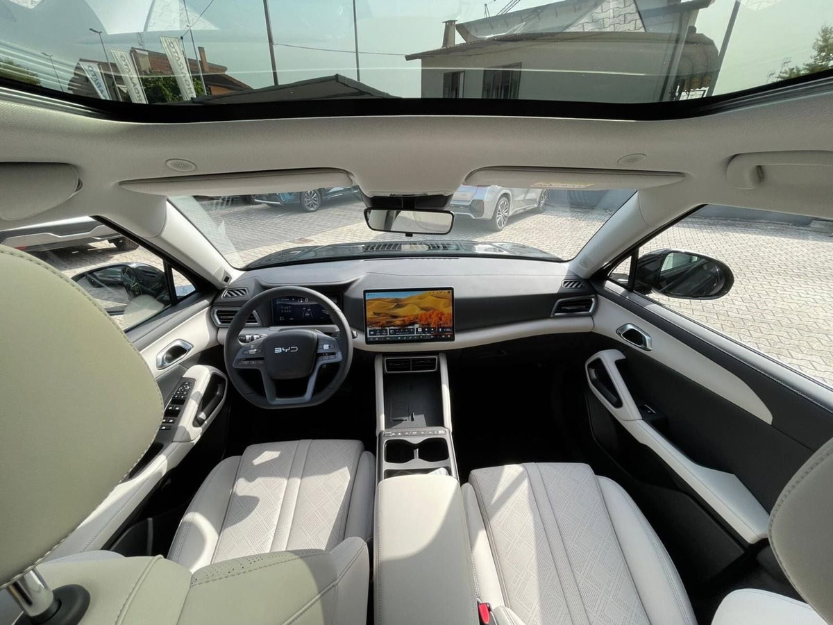 Byd Atto 2 DM-i 1.5 phev Boost 212cv (8)