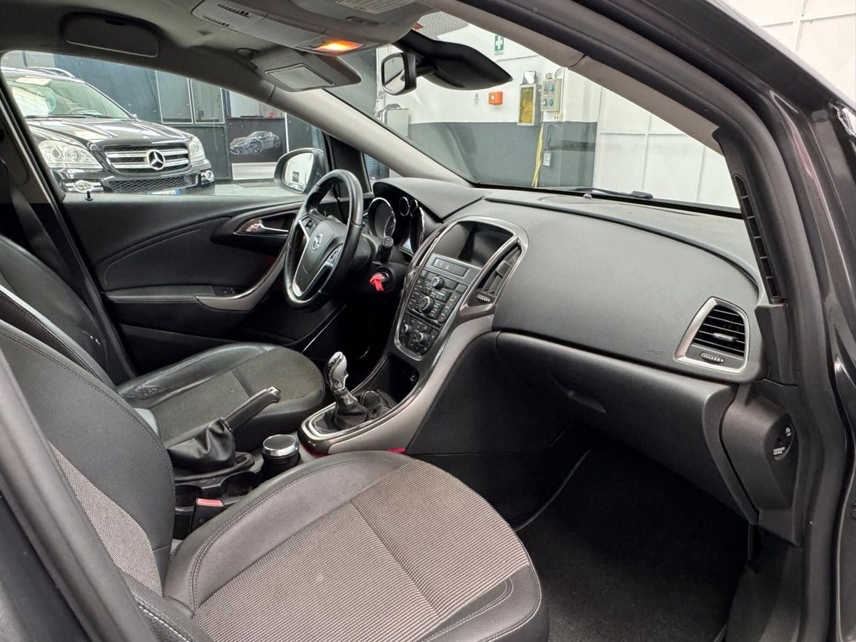 Opel Astra Station Wagon 1.7 CDTI 110CV Sports Cosmo (6)