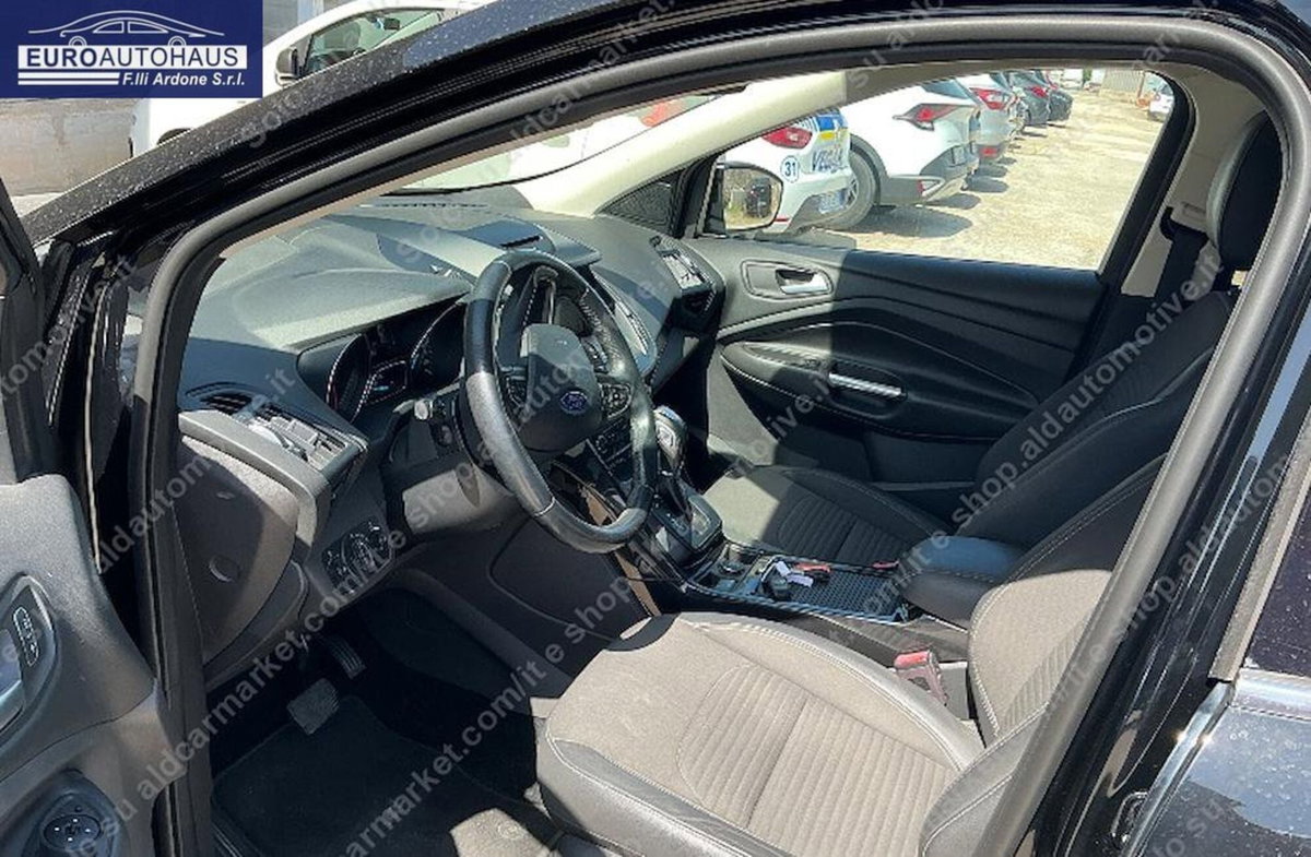 Ford Kuga 1.5 TDCI 120 CV S&S 2WD Powershift Edition (2)