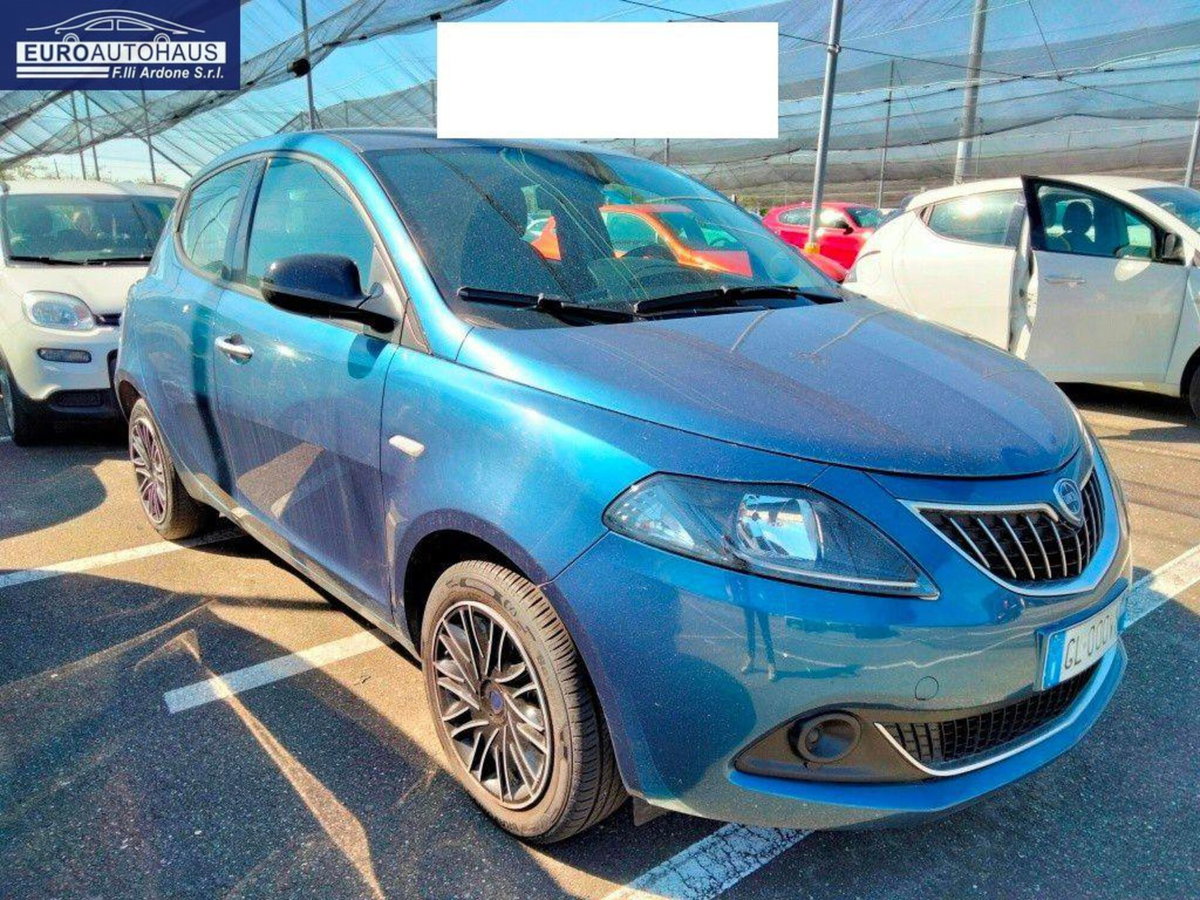 Lancia Ypsilon 1.0 FireFly 5 porte S&S Hybrid Silver Plus (3)