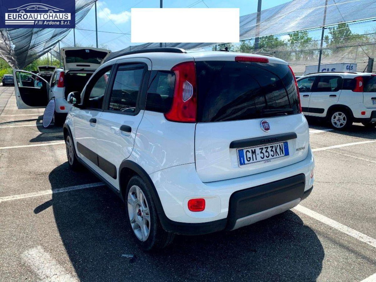 Fiat Panda 1.0 FireFly S&S Hybrid City Cross (2)