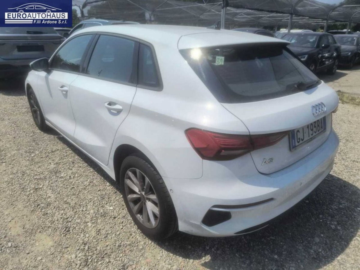Audi A3 Sportback 30 TDI S tronic S line edition (2)