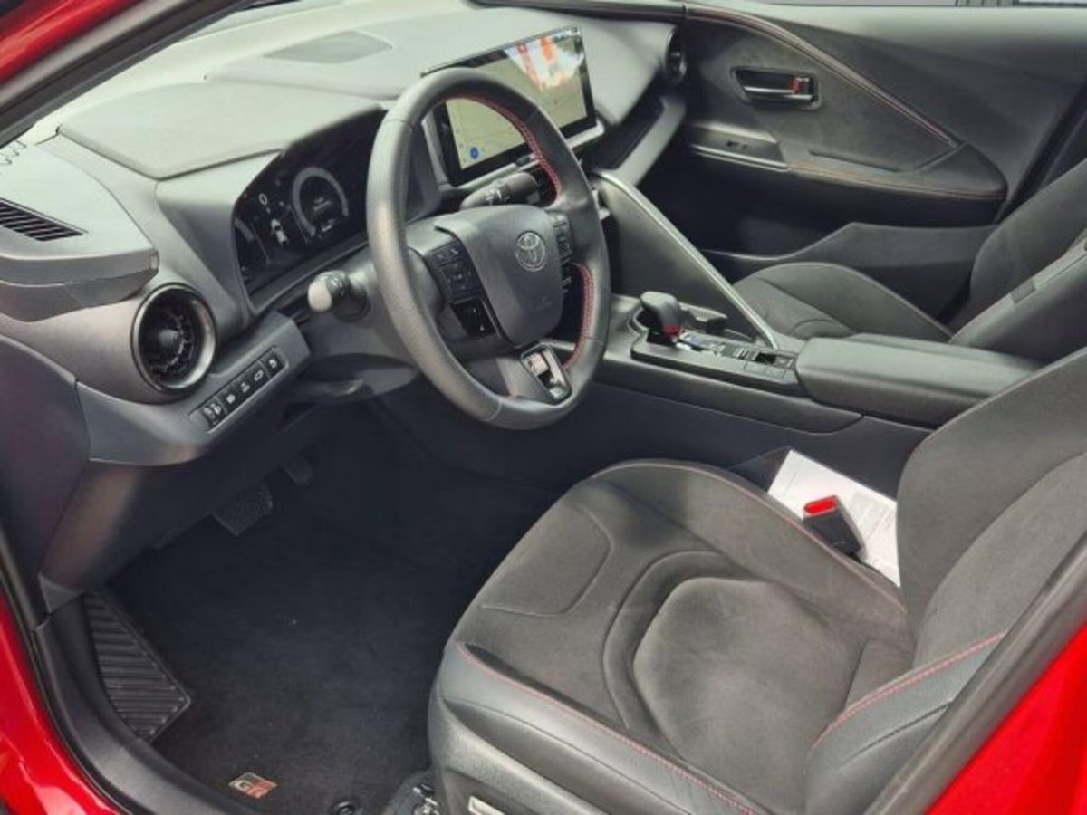 Toyota Toyota C-HR 2.0 phev GR Sport Hero fwd e-cvt (9)