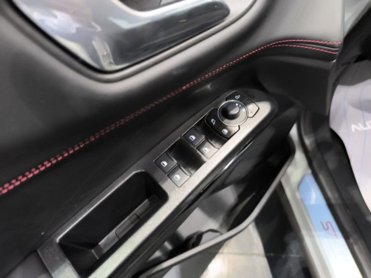 Ford Puma 1.0 EcoBoost Hybrid 125 CV S&S aut. ST-Line X (8)