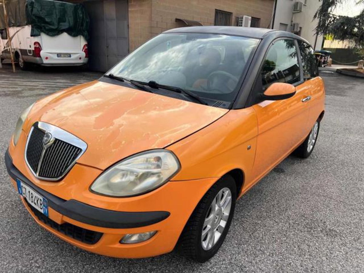 Lancia Ypsilon Multijet 16V Platino