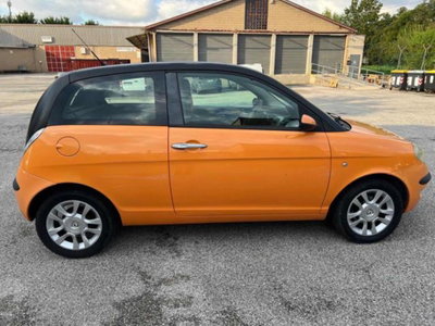 Lancia Ypsilon Multijet 16V Platino (12)