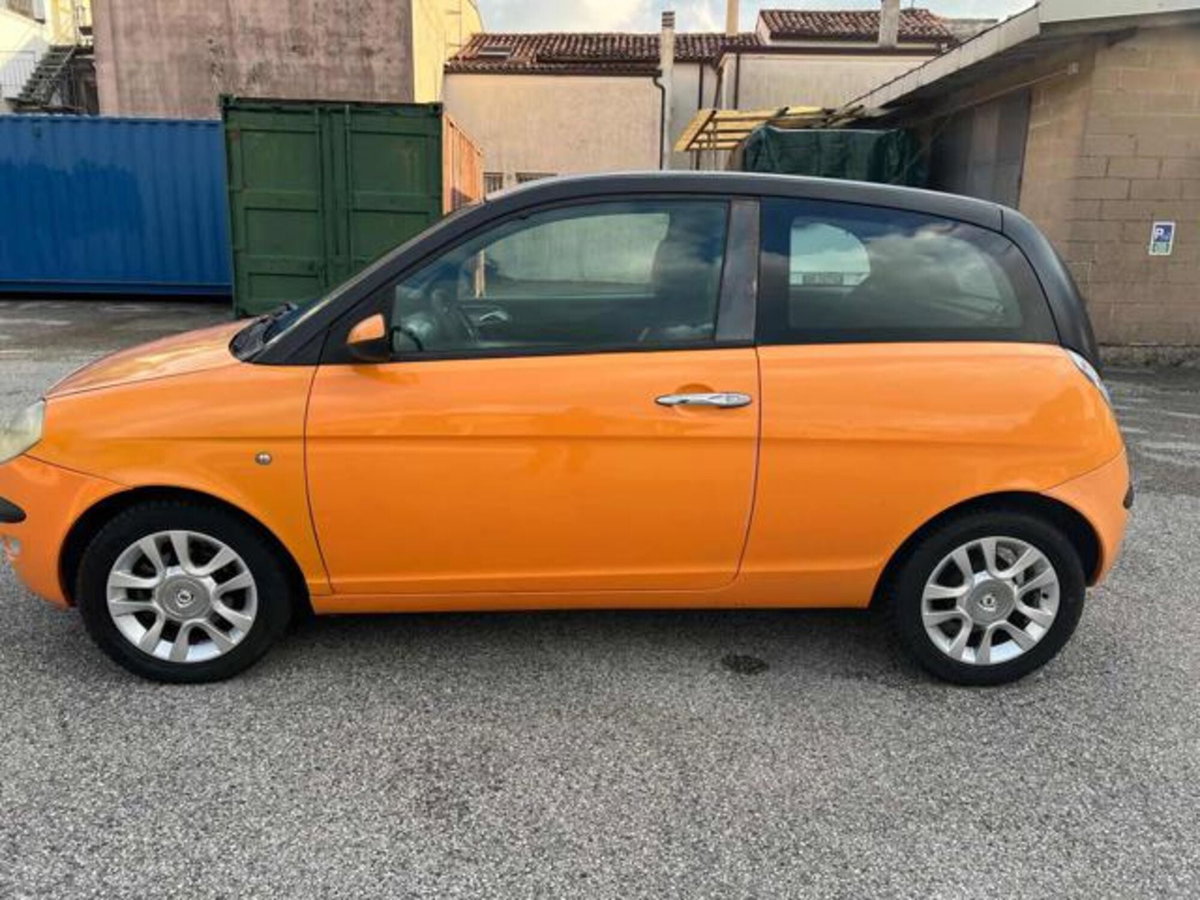 Lancia Ypsilon Multijet 16V Platino (8)