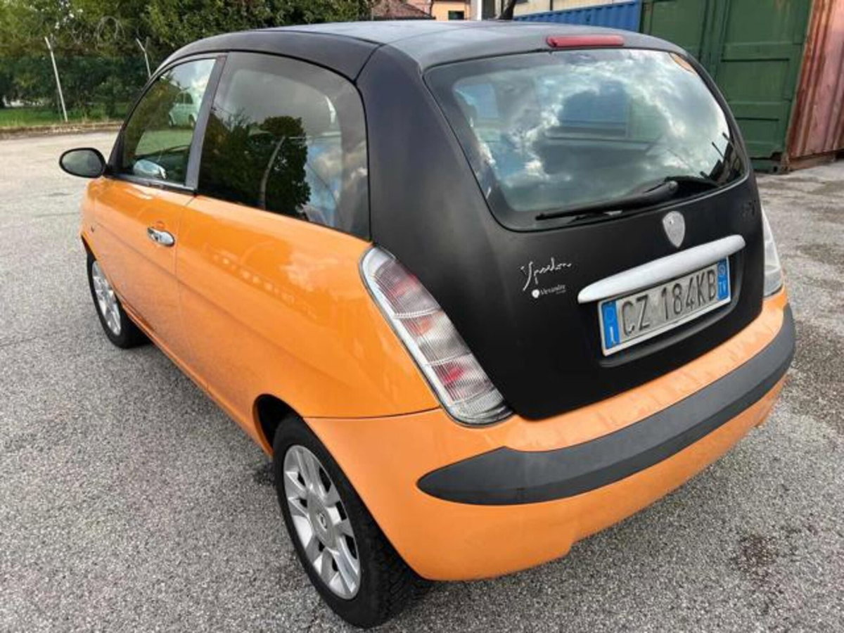 Lancia Ypsilon Multijet 16V Platino (9)