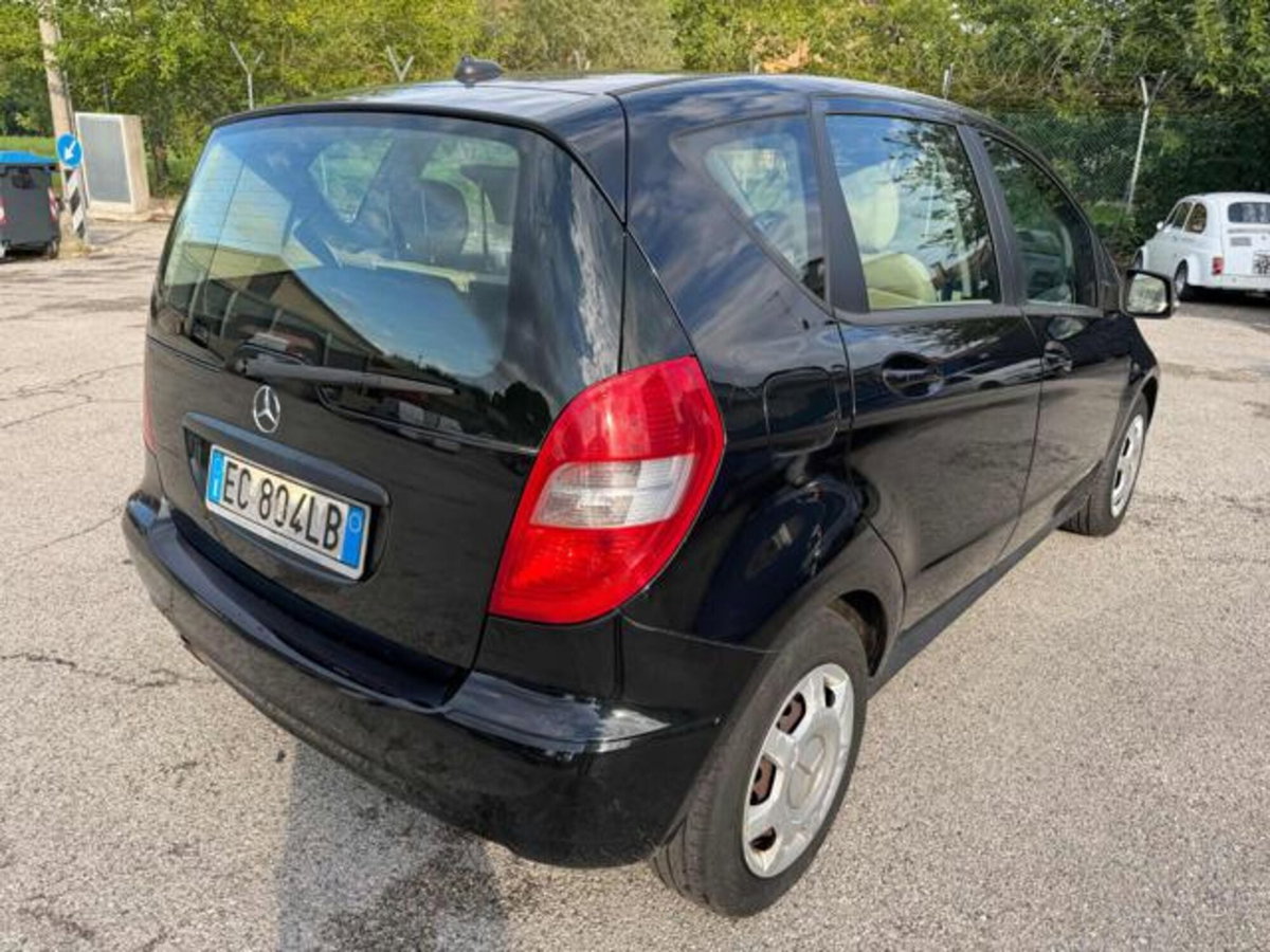 Mercedes-Benz Classe A 160 BlueEFFICIENCY Special Edition (7)