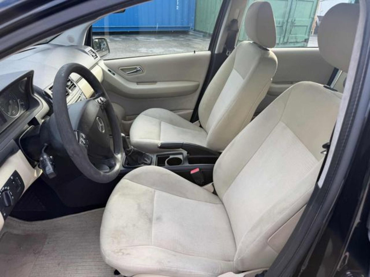 Mercedes-Benz Classe A 160 BlueEFFICIENCY Special Edition (9)