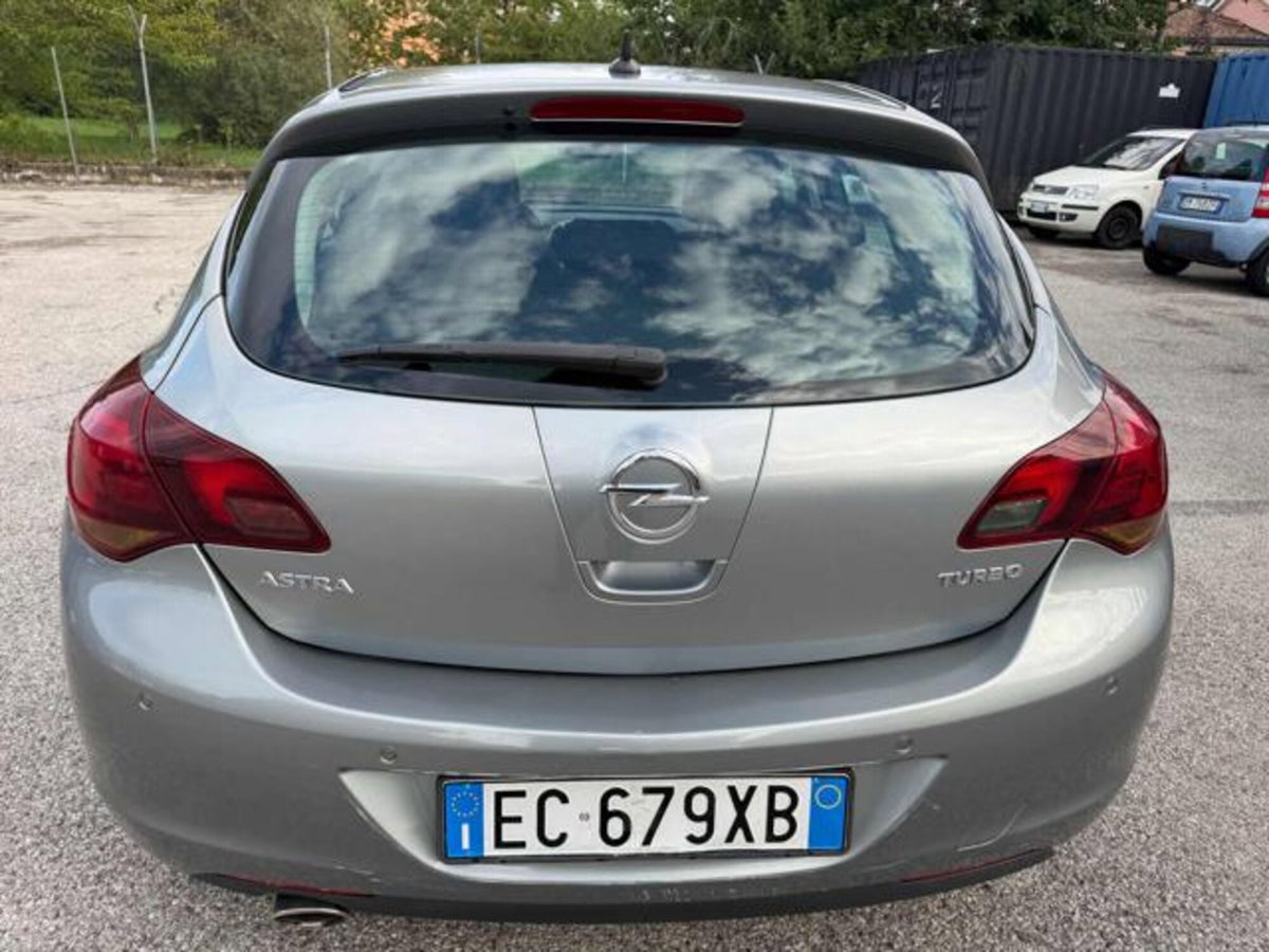 Opel Astra 1.4 Turbo 140CV 4 porte Cosmo (10)