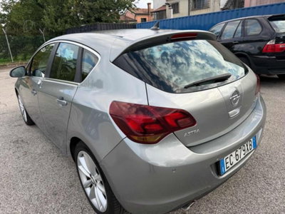 Opel Astra 1.4 Turbo 140CV 4 porte Cosmo (14)