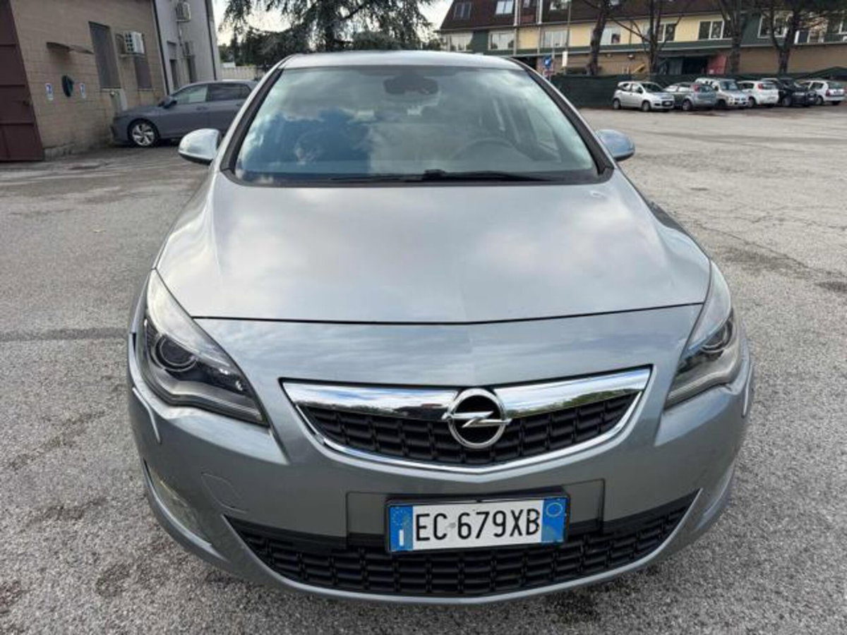 Opel Astra 1.4 Turbo 140CV 4 porte Cosmo (15)