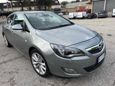Opel Astra 1.4 Turbo 140CV 4 porte Cosmo (16)
