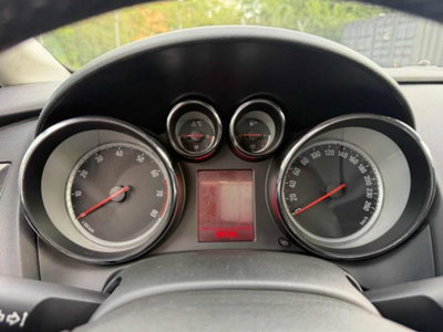 Opel Astra 1.4 Turbo 140CV 4 porte Cosmo (5)