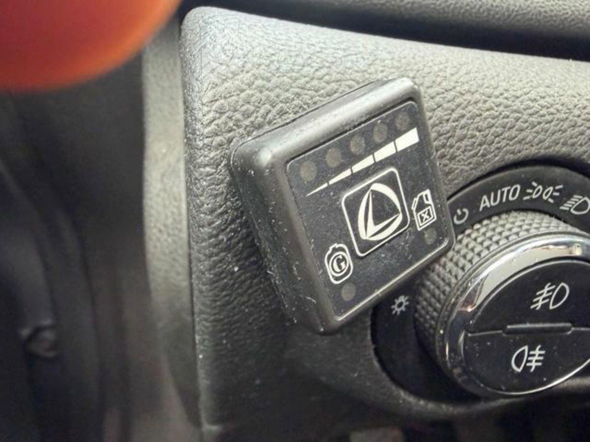 Opel Astra 1.4 Turbo 140CV 4 porte Cosmo (6)