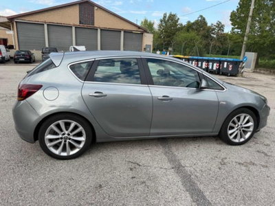 Opel Astra 1.4 Turbo 140CV 4 porte Cosmo (8)