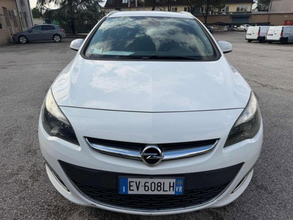 Opel Astra Station Wagon 1.7 CDTI 110CV EcoFLES&S Sports Cosmo (2)