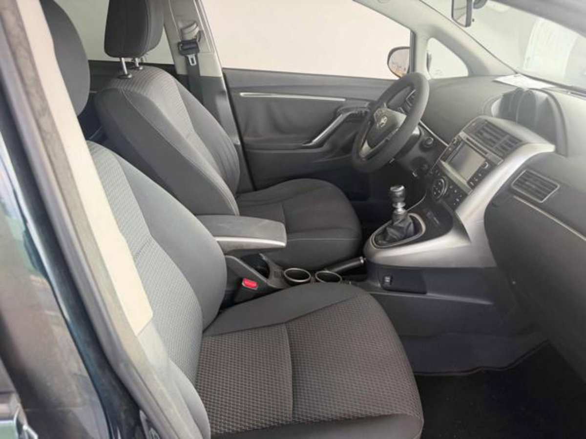 Toyota Verso 1.6 D-4D Style (10)