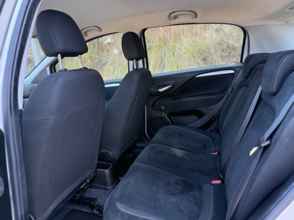 Fiat Punto 1.2 8V 5 porte Lounge (16)