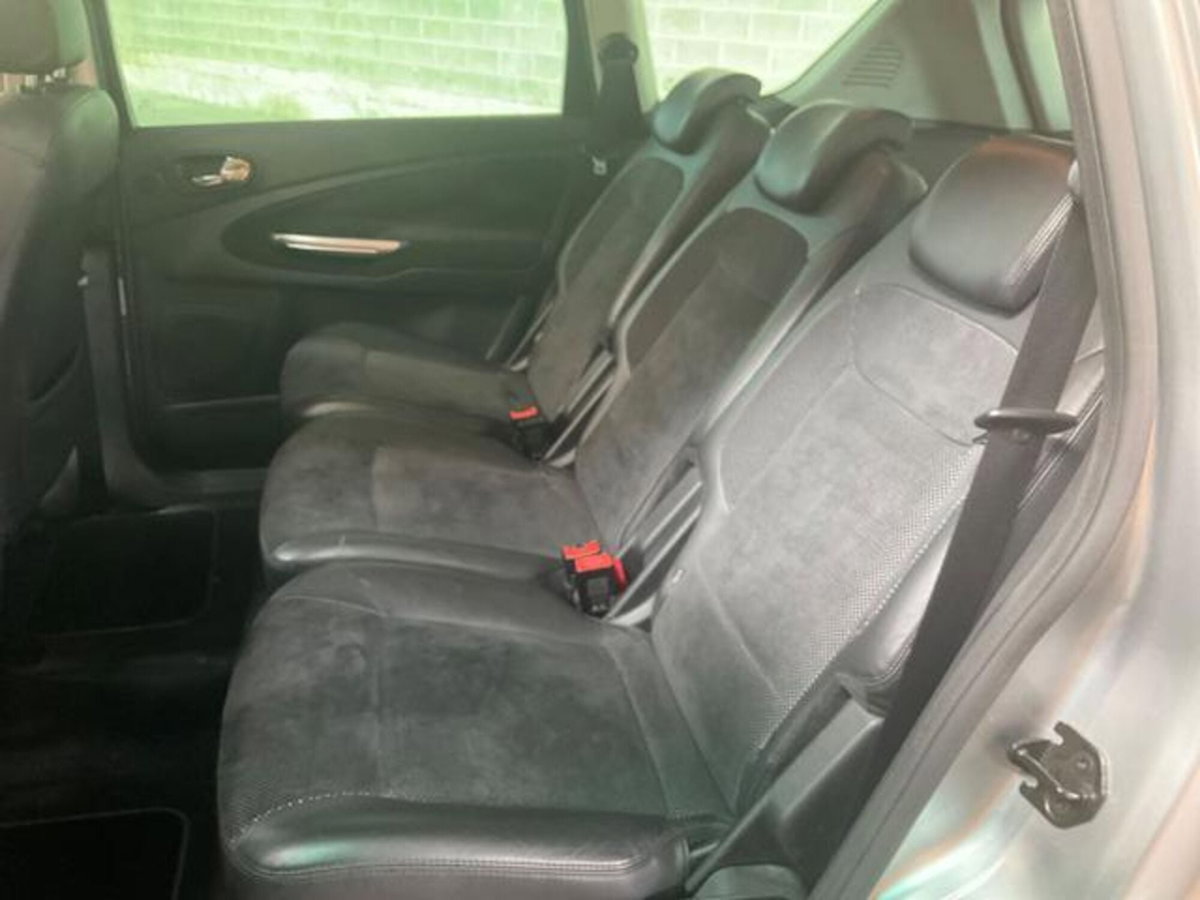 Ford S-Max 2.0 TDCi 140CV Titanium (5)